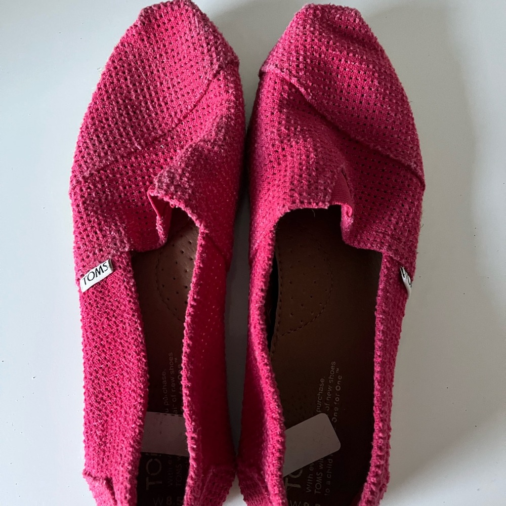 Womens pink TOMS size 8.5